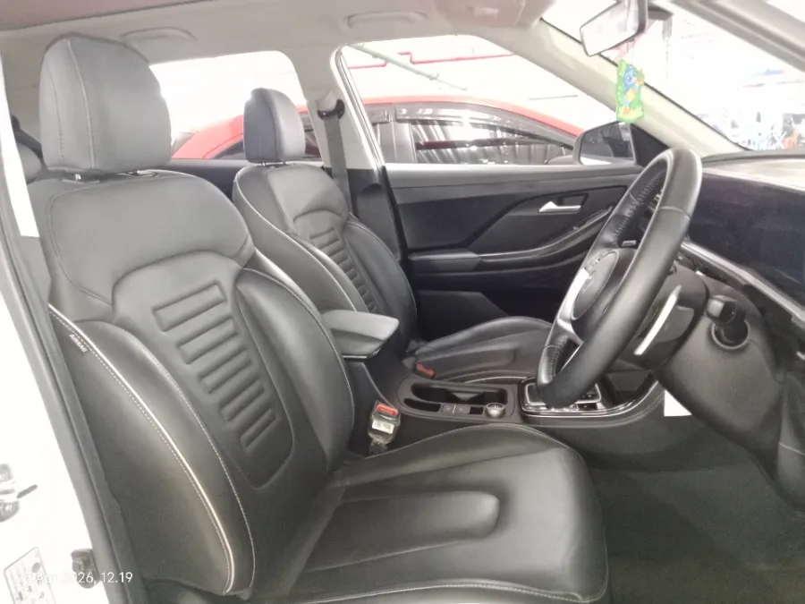 Foto Mobil Bekas Kabin Depan Hyundai Creta 1.5 Prime tahun 2025