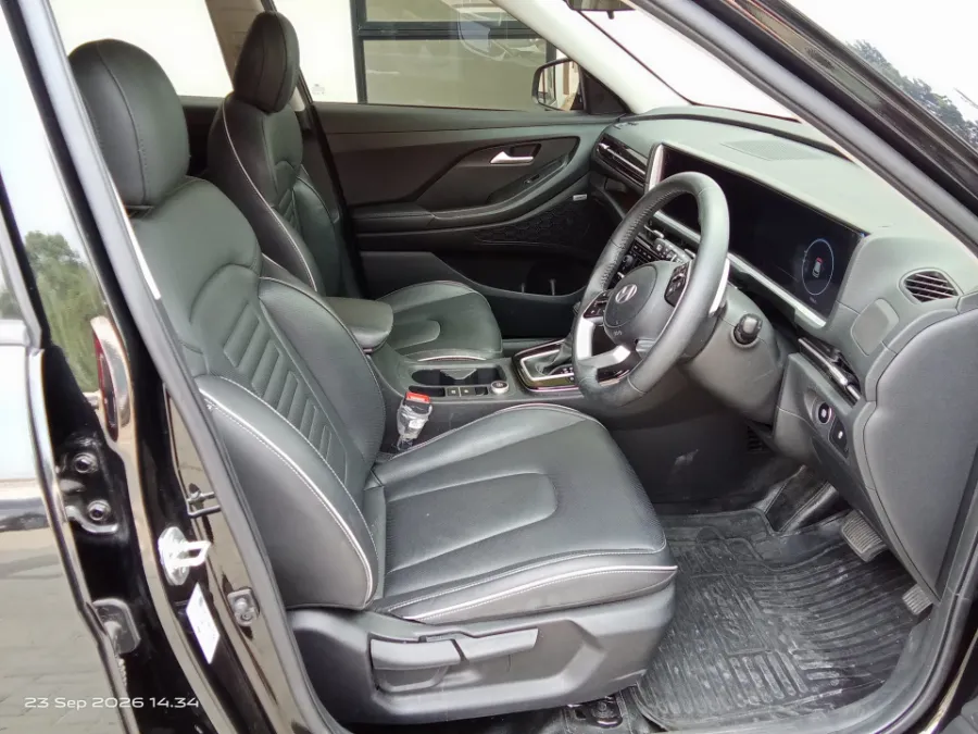 Foto Mobil Bekas Kabin Depan Hyundai Creta 1.5 Prime tahun 2025
