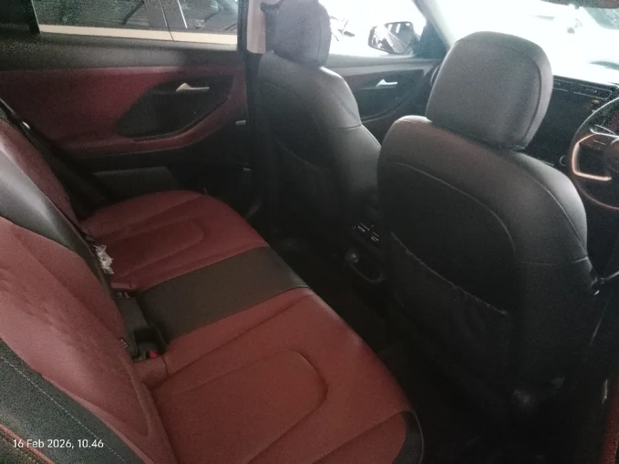 Foto Mobil Bekas Kabin Belakang Hyundai Creta 1.5 Style tahun 2022