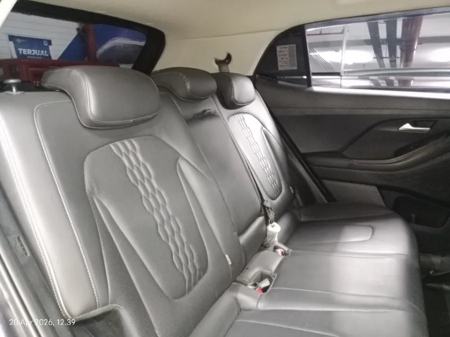 Foto Mobil Bekas Kabin Belakang Hyundai Creta 1.5 Style tahun 2022