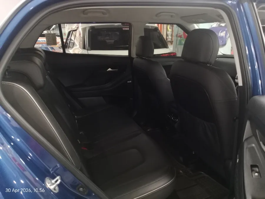 Foto Mobil Bekas Kabin Belakang Hyundai Creta 1.5 Style tahun 2022