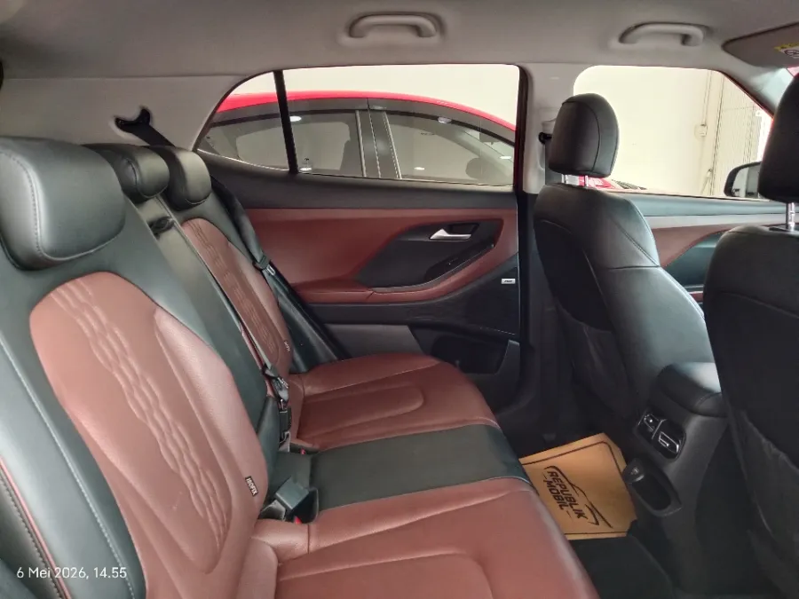 Foto Mobil Bekas Kabin Belakang Hyundai Creta 1.5 Style tahun 2022