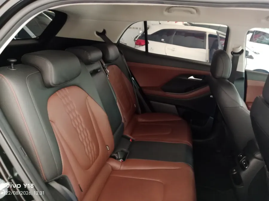 Foto Mobil Bekas Kabin Belakang Hyundai Creta 1.5 Style tahun 2022