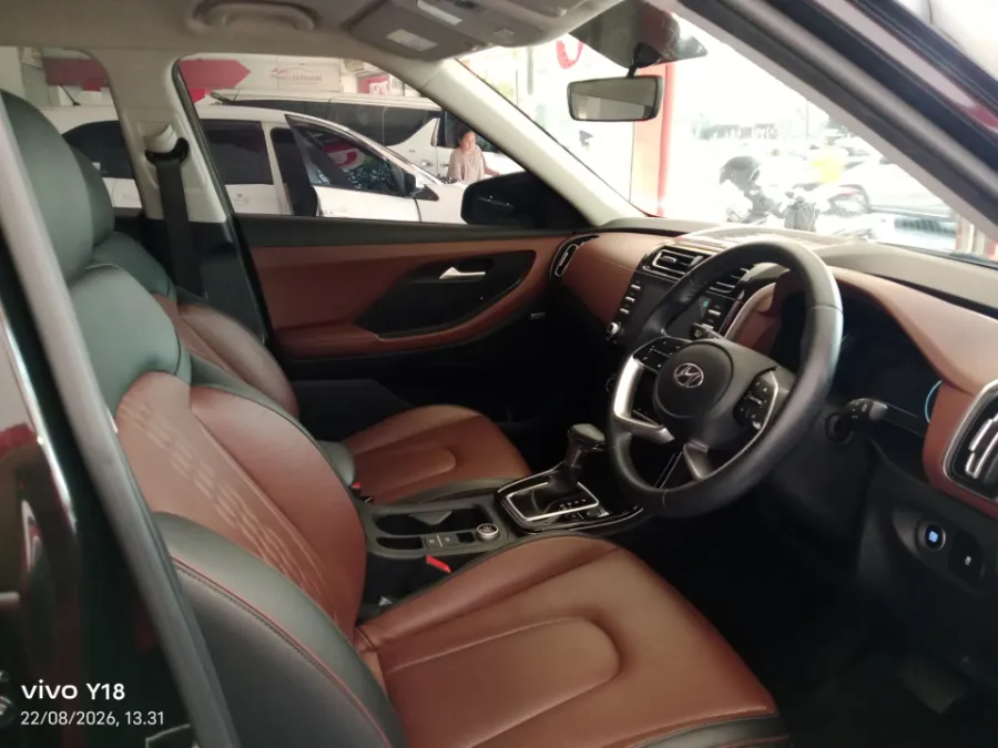 Foto Mobil Bekas Kabin Depan Hyundai Creta 1.5 Style tahun 2022
