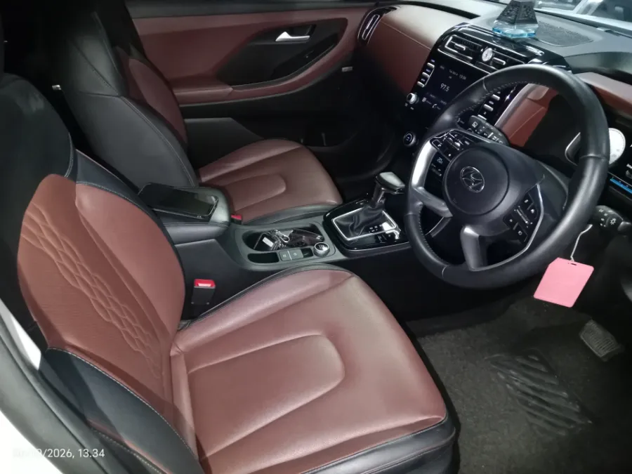Foto Mobil Bekas Kabin Depan Hyundai Creta 1.5 Style tahun 2022