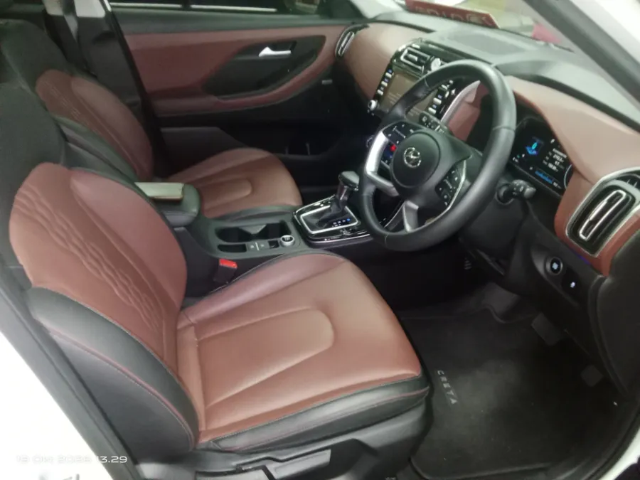 Foto Mobil Bekas Kabin Depan Hyundai Creta 1.5 Style tahun 2022