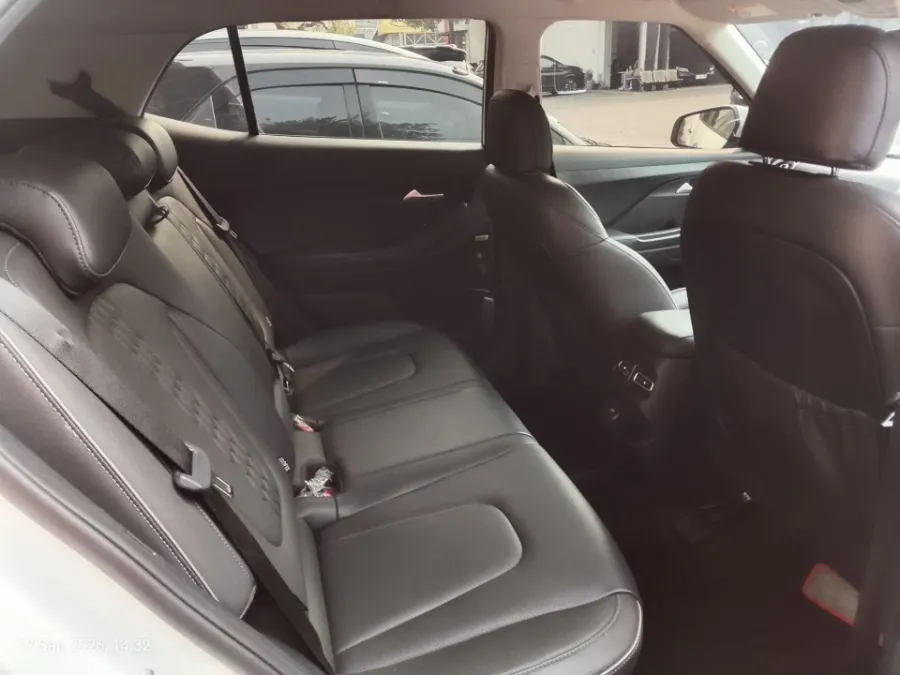 Foto Mobil Bekas Kabin Belakang Hyundai Creta 1.5 Style tahun 2023