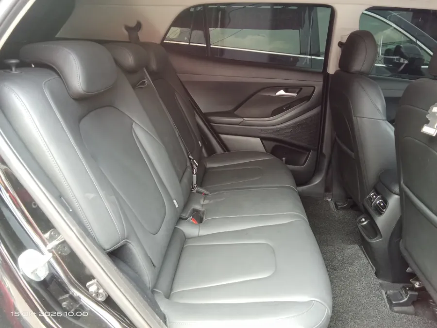Foto Mobil Bekas Kabin Belakang Hyundai Creta 1.5 Trend tahun 2022