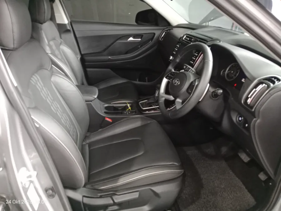 Foto Mobil Bekas Kabin Depan Hyundai Creta 1.5 Trend tahun 2022