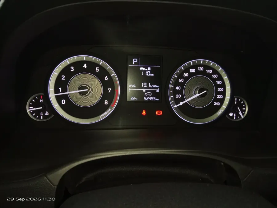 Foto Mobil Bekas Odometer Hyundai Creta 1.5 Trend tahun 2022