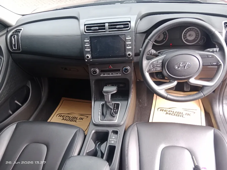 Foto Mobil Bekas Dashboard Hyundai Creta 1.5 Trend tahun 2023