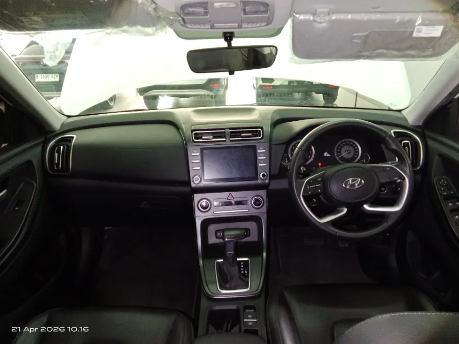 Foto Mobil Bekas Dashboard Hyundai Creta 1.5 Trend tahun 2023