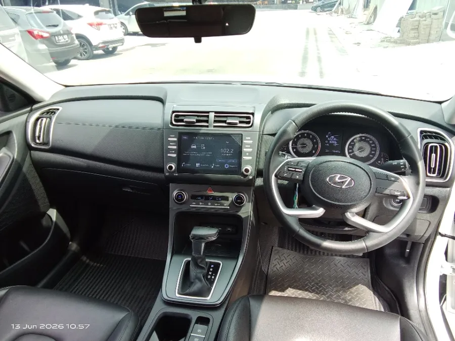 Foto Mobil Bekas Dashboard Hyundai Creta 1.5 Trend tahun 2023