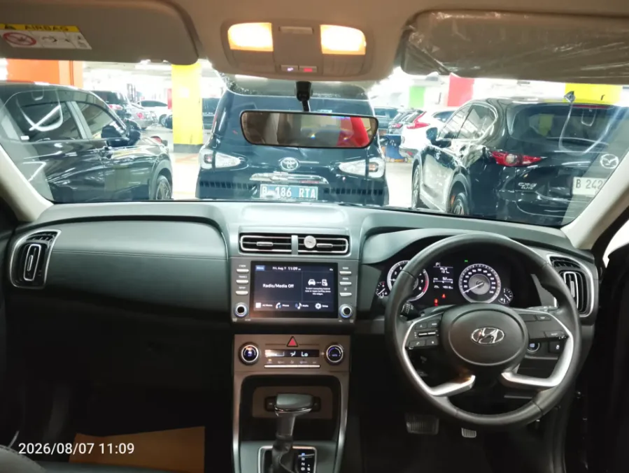 Foto Mobil Bekas Dashboard Hyundai Creta 1.5 Trend tahun 2023