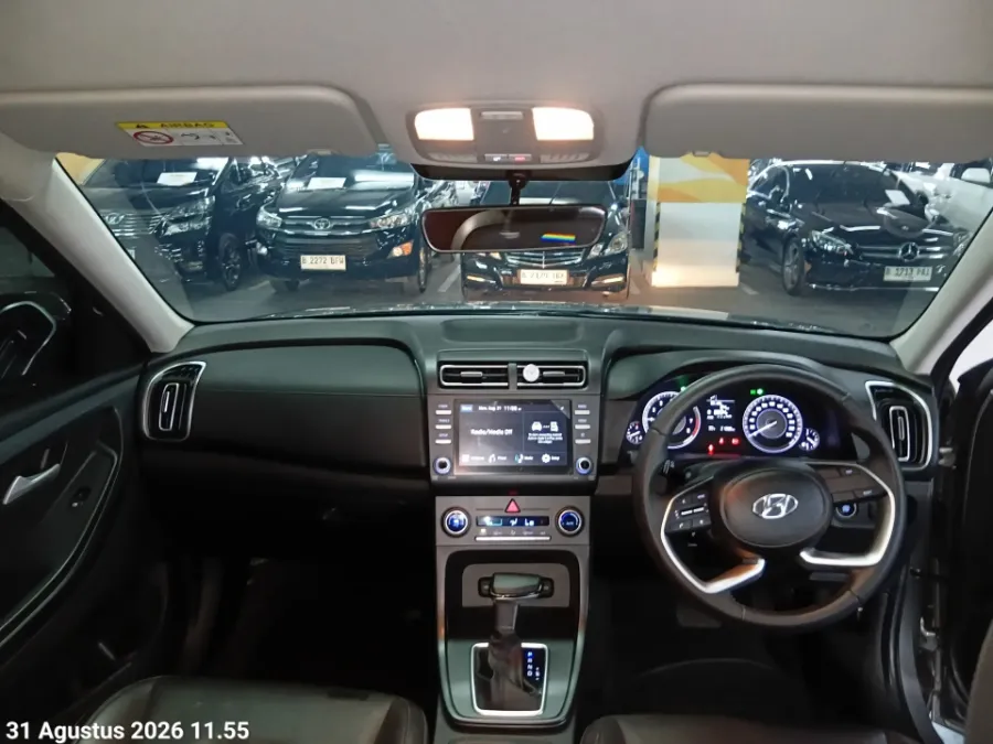 Foto Mobil Bekas Dashboard Hyundai Creta 1.5 Trend tahun 2023
