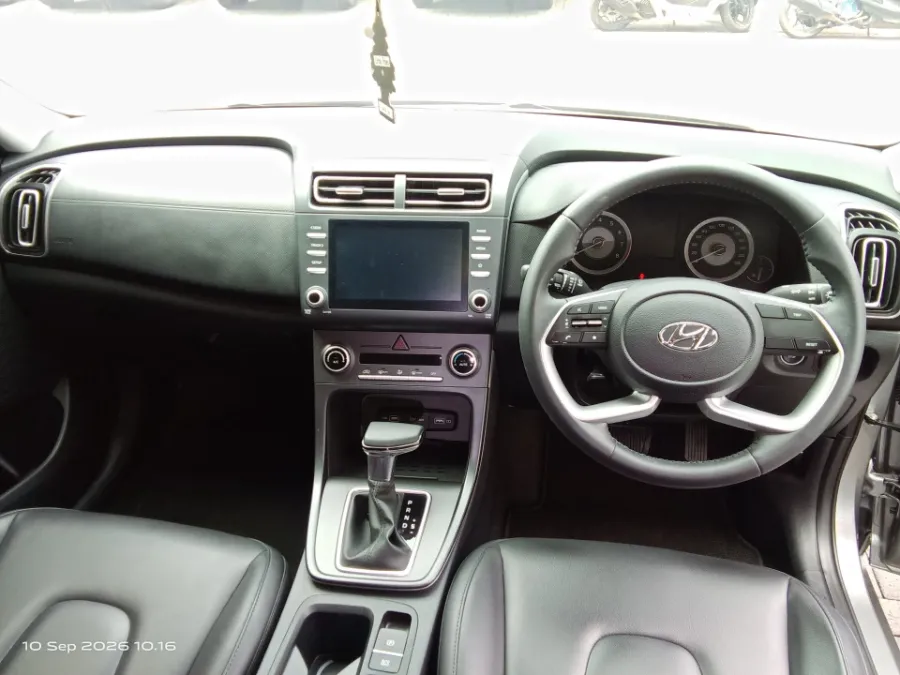 Foto Mobil Bekas Dashboard Hyundai Creta 1.5 Trend tahun 2023
