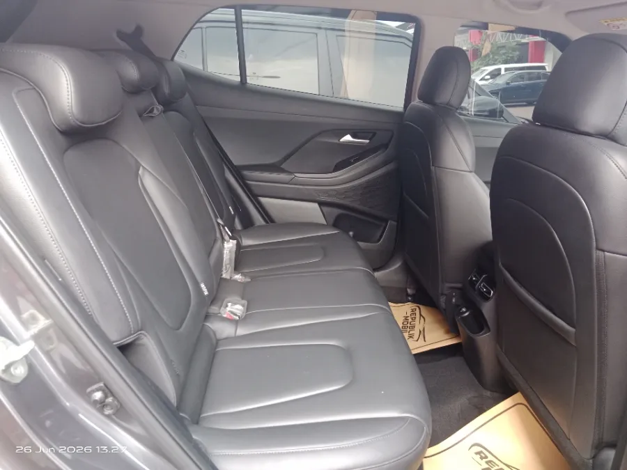Foto Mobil Bekas Kabin Belakang Hyundai Creta 1.5 Trend tahun 2023