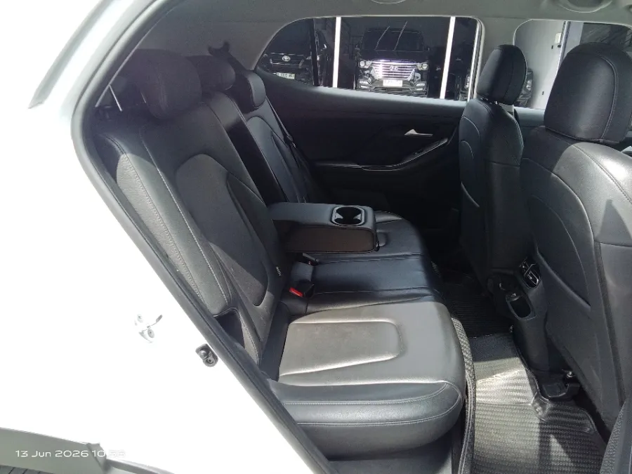 Foto Mobil Bekas Kabin Belakang Hyundai Creta 1.5 Trend tahun 2023