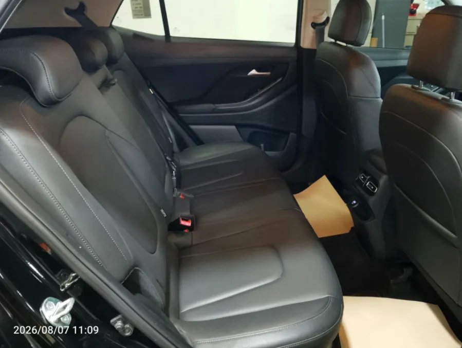 Foto Mobil Bekas Kabin Belakang Hyundai Creta 1.5 Trend tahun 2023