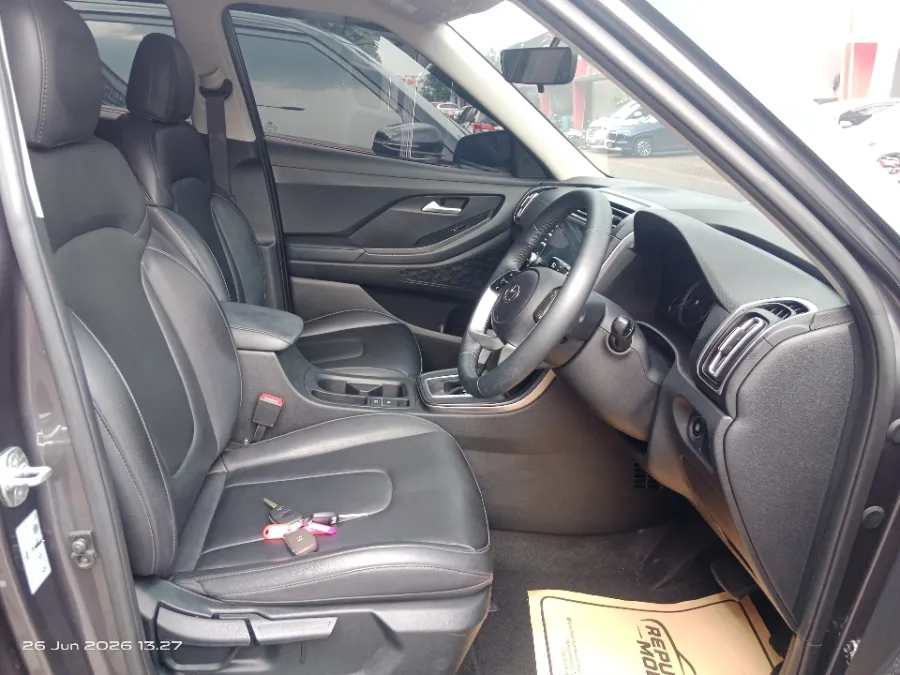 Foto Mobil Bekas Kabin Depan Hyundai Creta 1.5 Trend tahun 2023