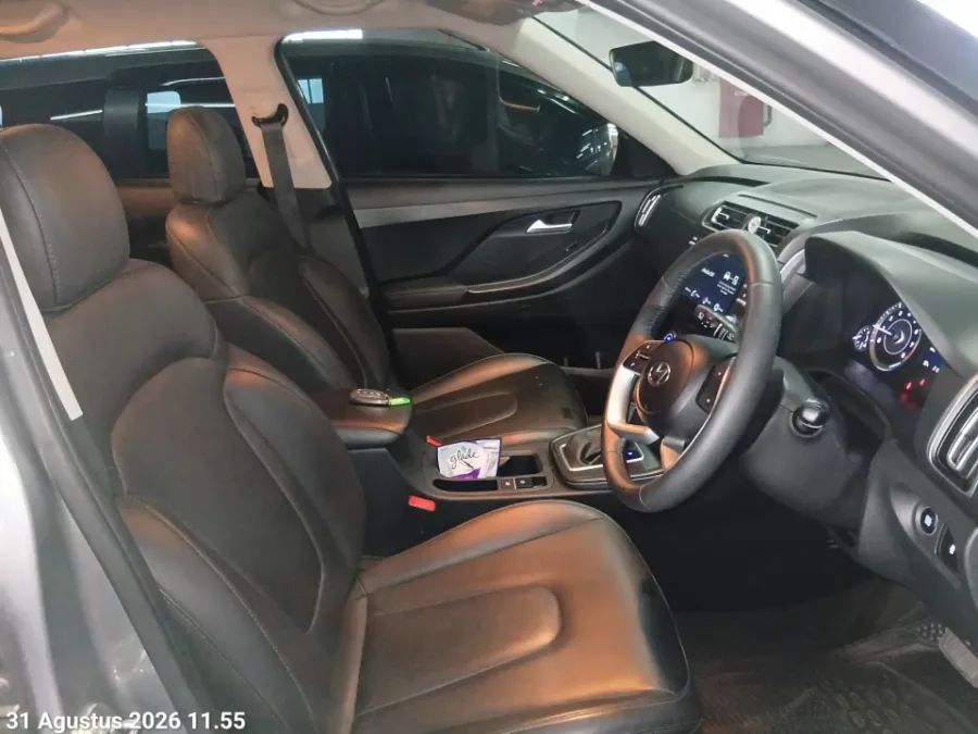 Foto Mobil Bekas Kabin Depan Hyundai Creta 1.5 Trend tahun 2023
