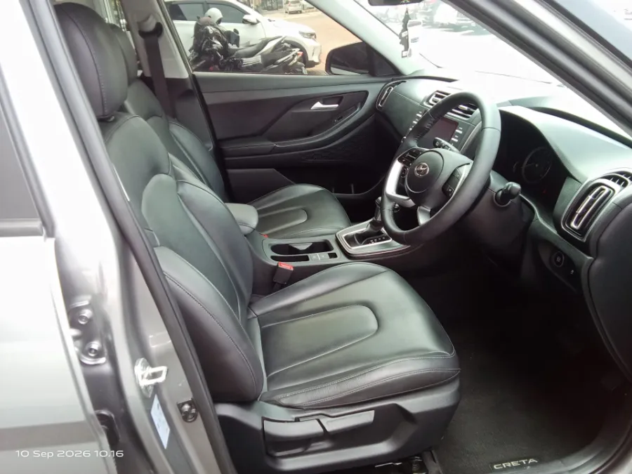 Foto Mobil Bekas Kabin Depan Hyundai Creta 1.5 Trend tahun 2023