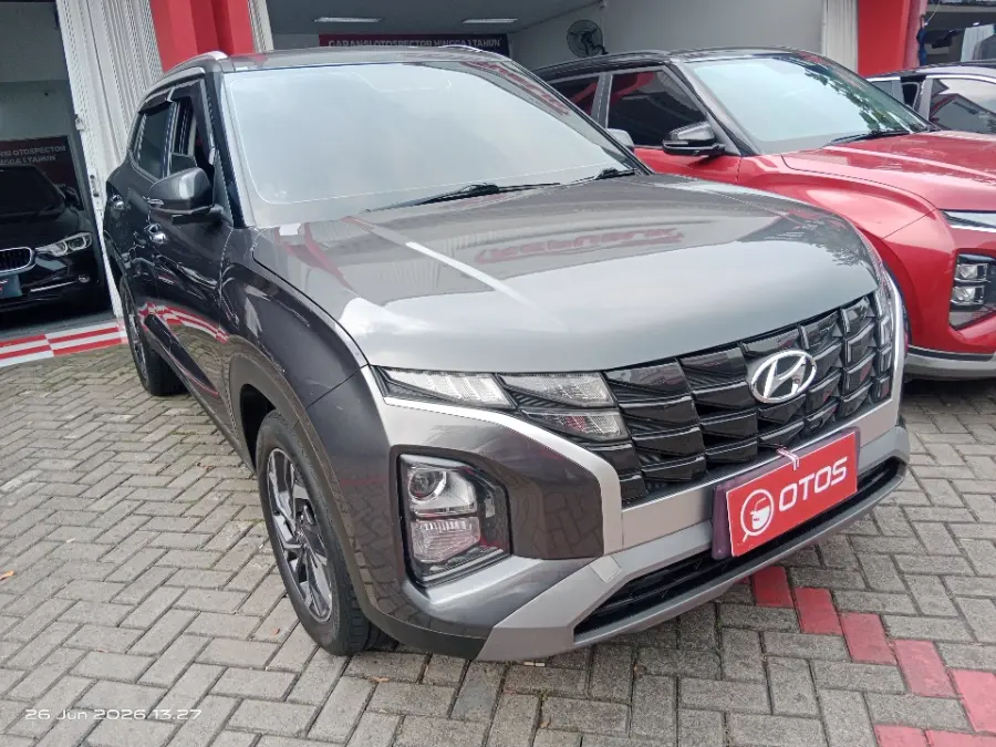 Foto Mobil Bekas Kanan Depan Hyundai Creta 1.5 Trend tahun 2023