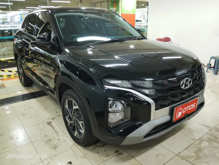 Foto Mobil Bekas Kanan Depan Hyundai Creta 1.5 Trend tahun 2023