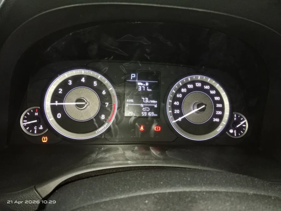 Foto Mobil Bekas Odometer Hyundai Creta 1.5 Trend tahun 2023
