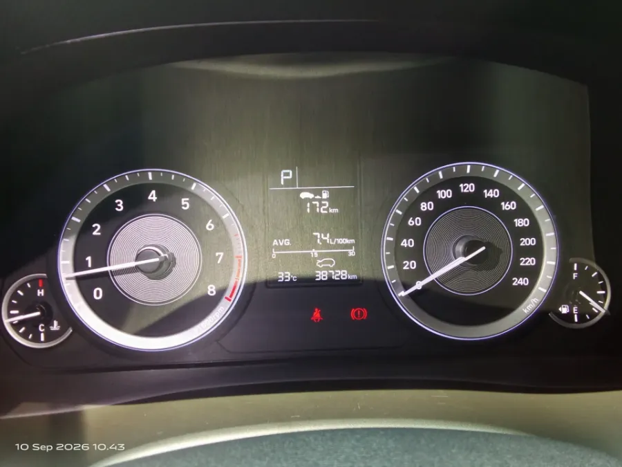 Foto Mobil Bekas Odometer Hyundai Creta 1.5 Trend tahun 2023