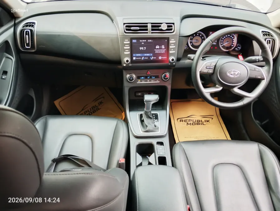 Foto Mobil Bekas Dashboard Hyundai Creta 1.5 Trend tahun 2024