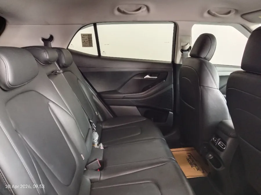 Foto Mobil Bekas Kabin Belakang Hyundai Creta 1.5 Trend tahun 2024
