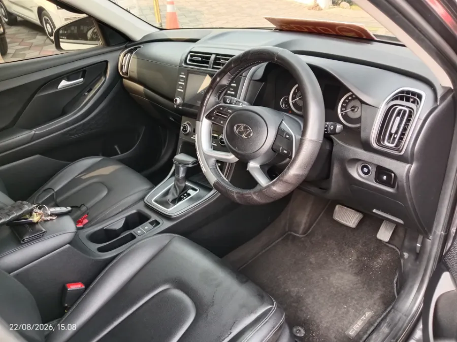 Foto Mobil Bekas Kabin Depan Hyundai Creta 1.5 Trend tahun 2024