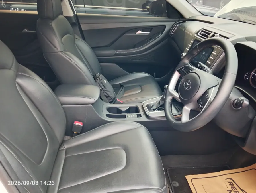 Foto Mobil Bekas Kabin Depan Hyundai Creta 1.5 Trend tahun 2024