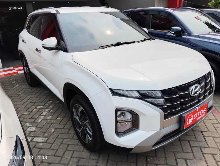 Foto Mobil Bekas Kanan Depan Hyundai Creta 1.5 Trend tahun 2024