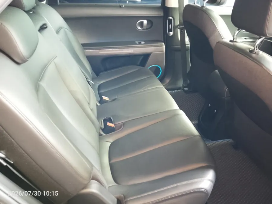 Foto Mobil Bekas Kabin Belakang Hyundai Ioniq 5 Long Range Prime tahun 2023