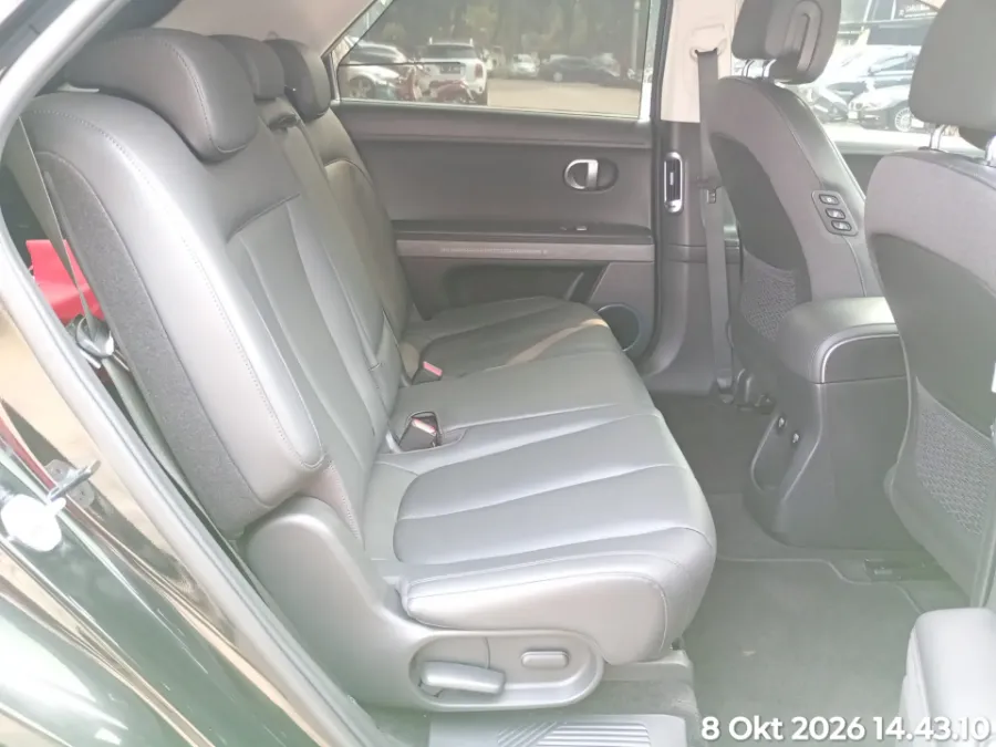 Foto Mobil Bekas Kabin Belakang Hyundai Ioniq 5 Long Range Prime tahun 2023