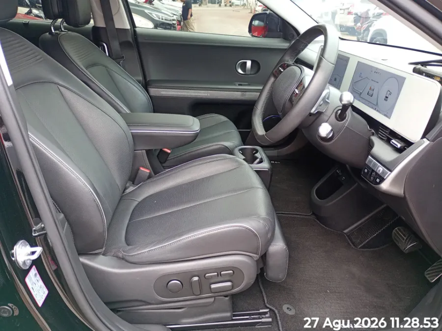 Foto Mobil Bekas Kabin Depan Hyundai Ioniq 5 Long Range Prime tahun 2023