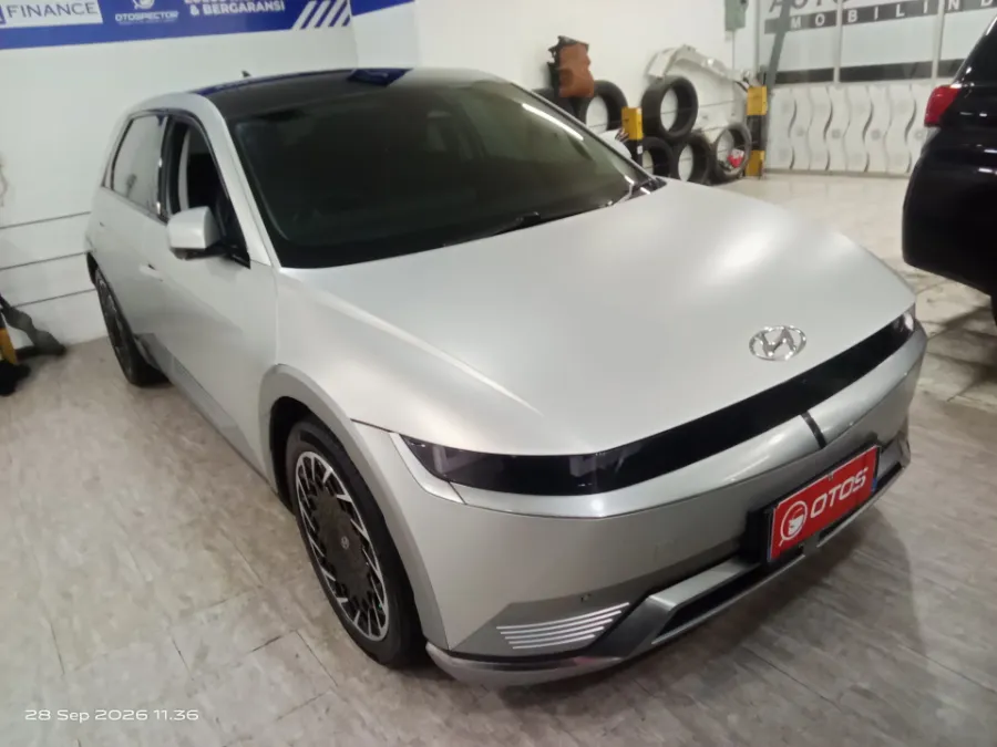Foto Mobil Bekas Kanan Depan Hyundai Ioniq 5 Long Range Prime tahun 2023