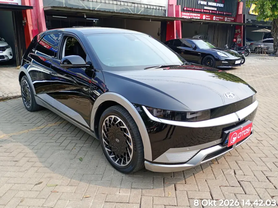 Foto Mobil Bekas Kanan Depan Hyundai Ioniq 5 Long Range Prime tahun 2023