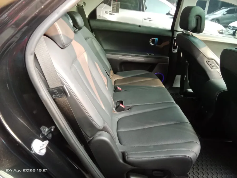Foto Mobil Bekas Kabin Belakang Hyundai Ioniq 5 Long Range Signature tahun 2023