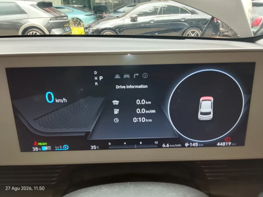 Foto Mobil Bekas Odometer Hyundai Ioniq 5 Long Range Signature tahun 2023