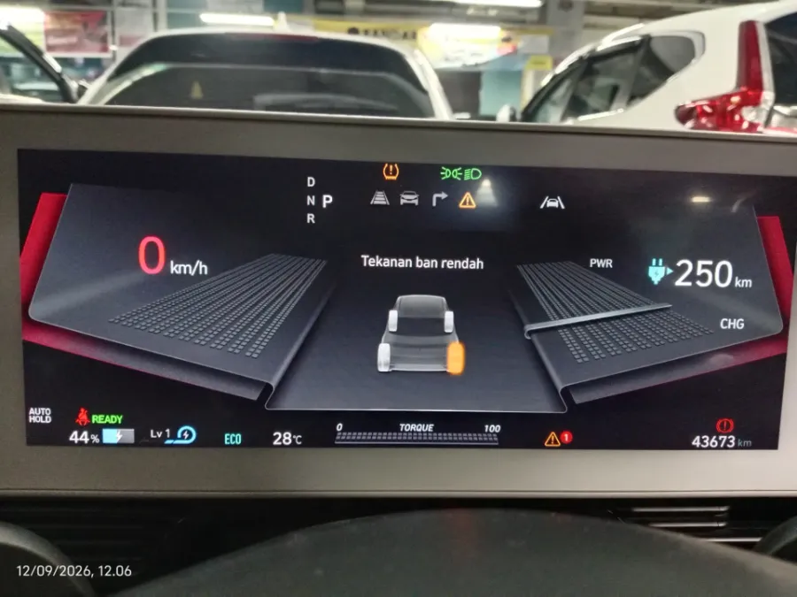 Foto Mobil Bekas Odometer Hyundai Ioniq 5 Long Range Signature tahun 2023