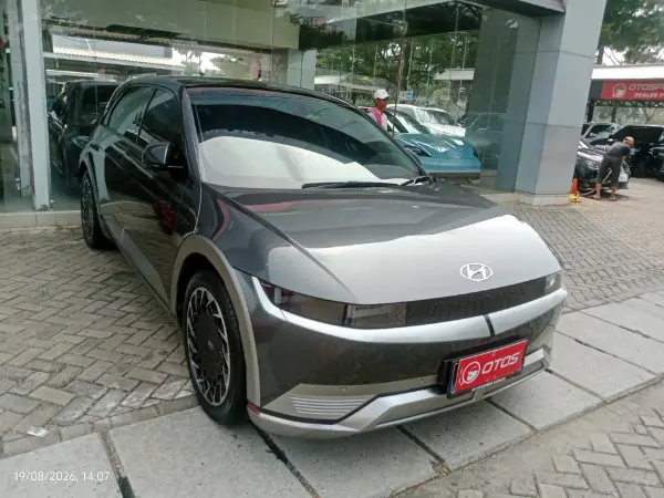 2024 Hyundai Ioniq 5 Long Range Signature - Foto 1 dari 5