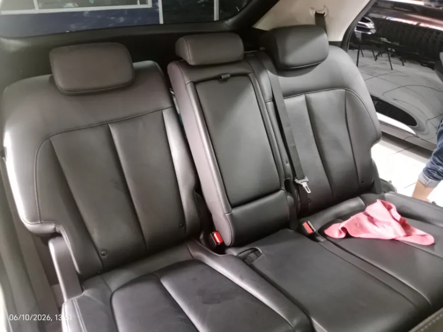 Foto Mobil Bekas Kabin Belakang Hyundai Ioniq 5 Standard Range Signature tahun 2022