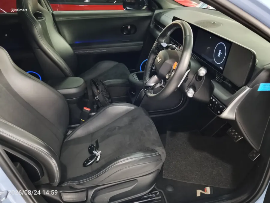 Foto Mobil Bekas Kabin Depan Hyundai Ioniq 5N Standard tahun 2024