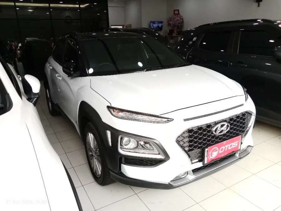 Foto Mobil Bekas Kanan Depan Hyundai Kona 2.0 tahun 2020