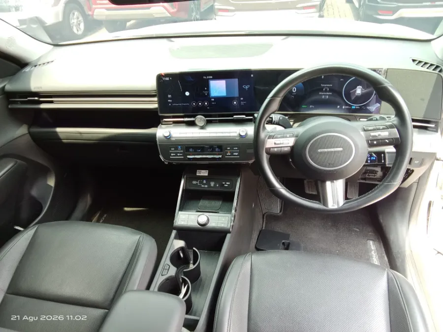 Foto Mobil Bekas Dashboard Hyundai Kona EV Signature Long Range tahun 2024