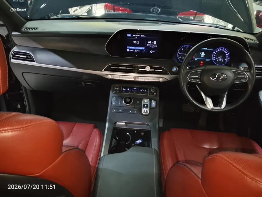 Foto Mobil Bekas Dashboard Hyundai Palisade 2.2 tahun 2021