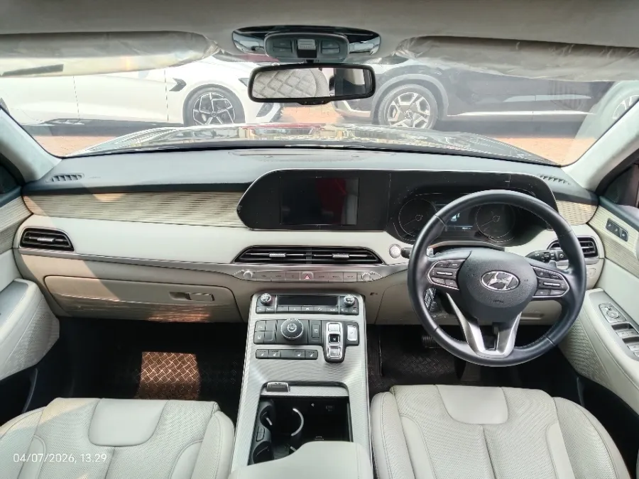 Foto Mobil Bekas Dashboard Hyundai Palisade 2.2 tahun 2021
